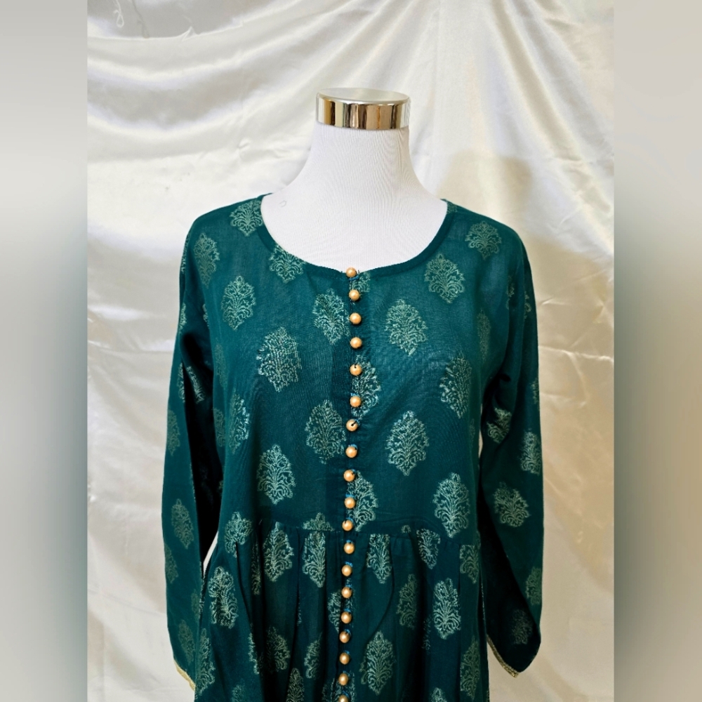 Chic Teal Button-Down Blouse - image 1